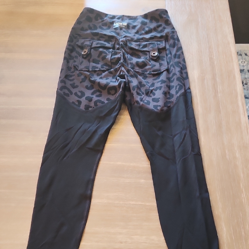 Firm Abs Black and Leopard Print Leggings